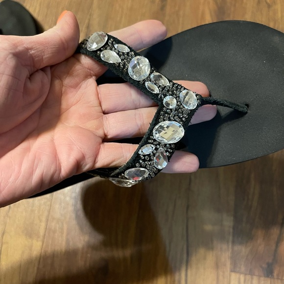 Yellow Box Flip Flops. Color: Black with gemstones. Size: 10 - Picture 5 of 9